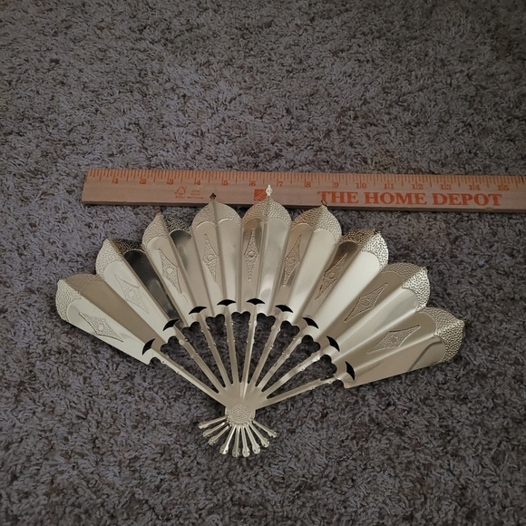 Vintage Pair Decorative Gold Tone Metal Hand Fans Asian Inspired Wall Art Decor - Picture 6 of 9